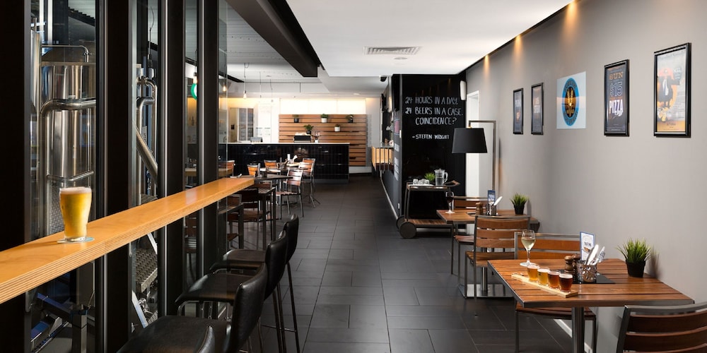 Atura Dandenong 44/60