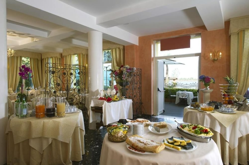 Viktoria Palace 57/76