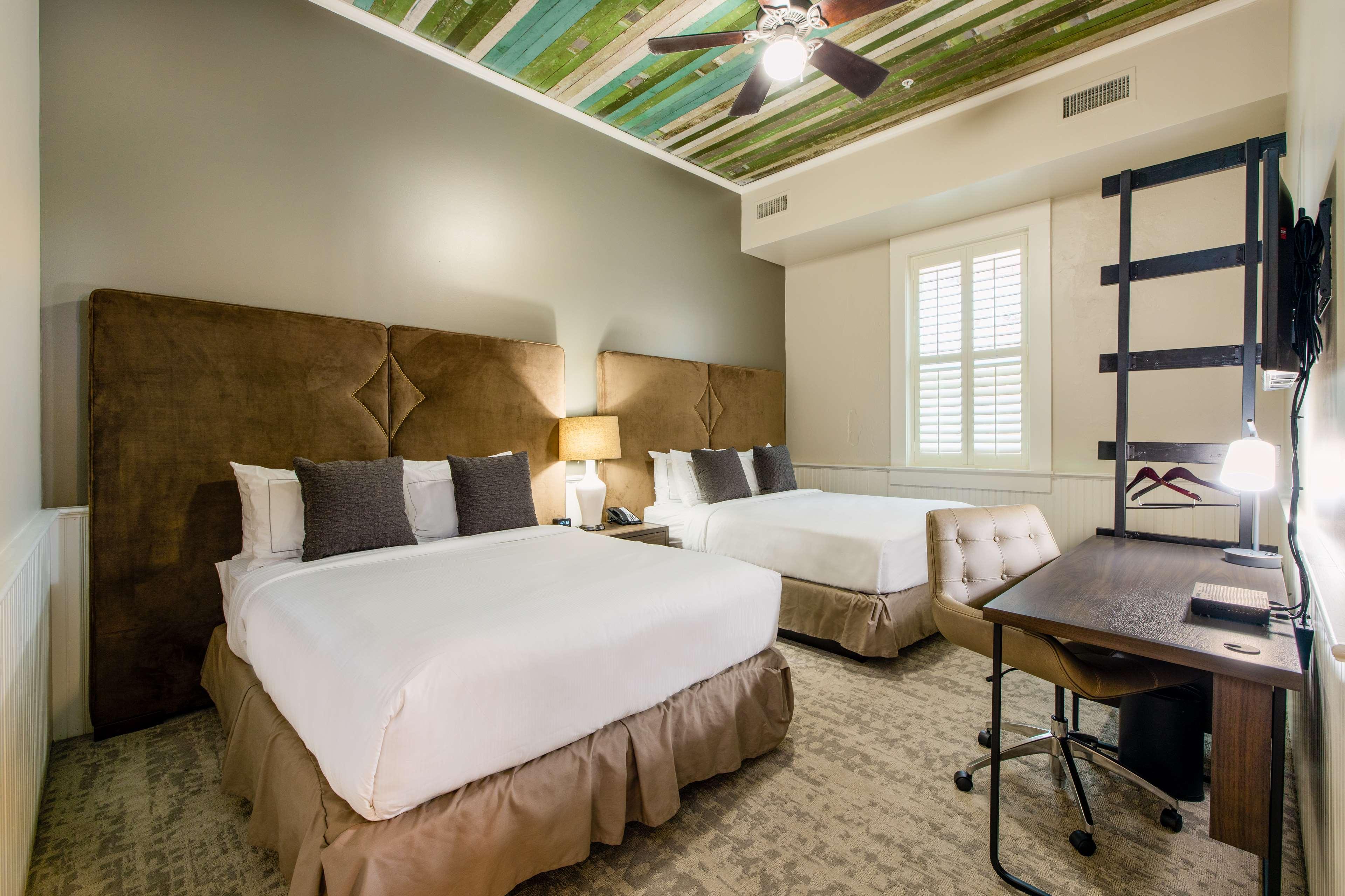 2 BEDROOMS, PENTHOUSE SUITE
