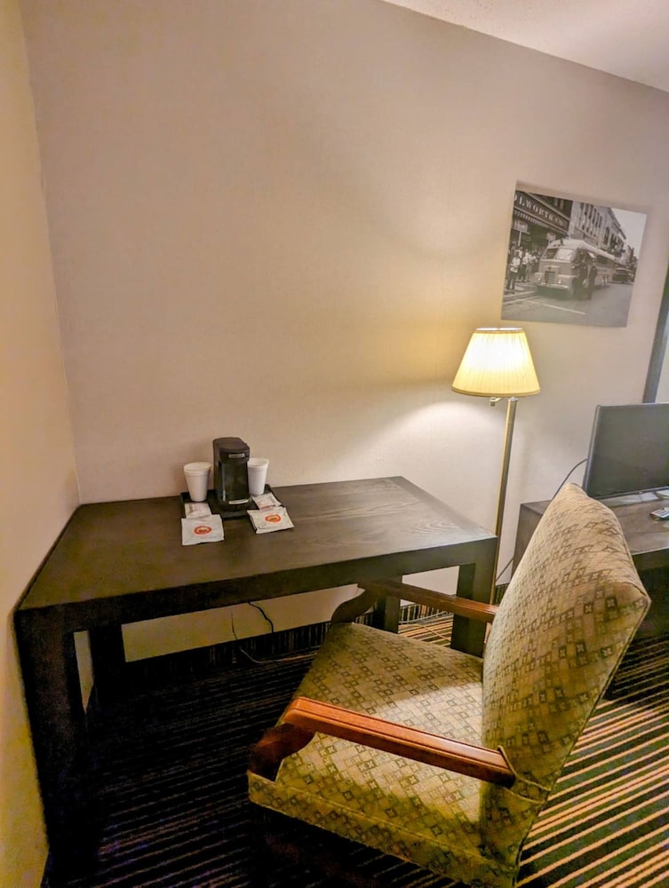 Woodfield Inn and Suites 30/60