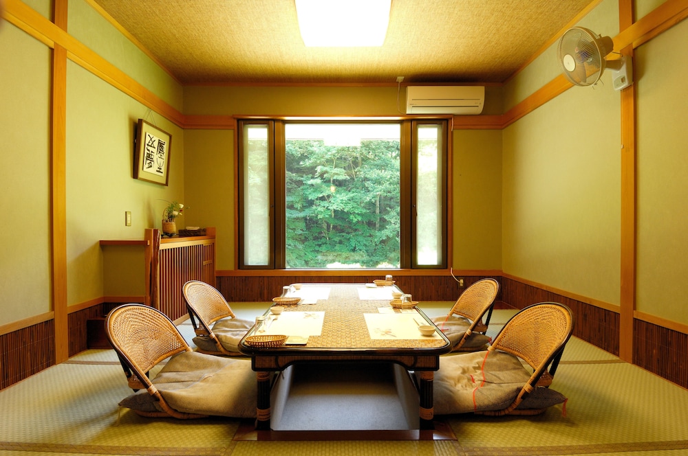 Minakamisanso 44/46