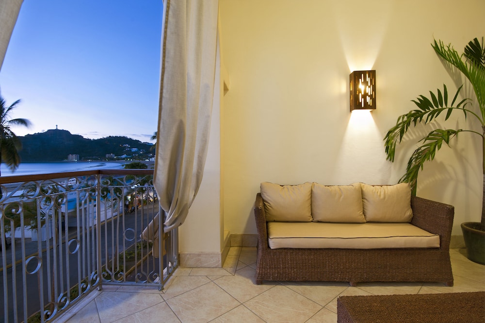 Hotel Alcazar 37/46
