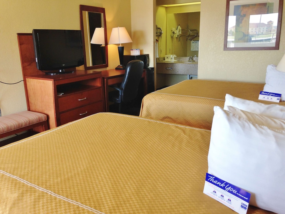 Americas Best Value Inn & Suites Yukon Oklahoma City 10/32