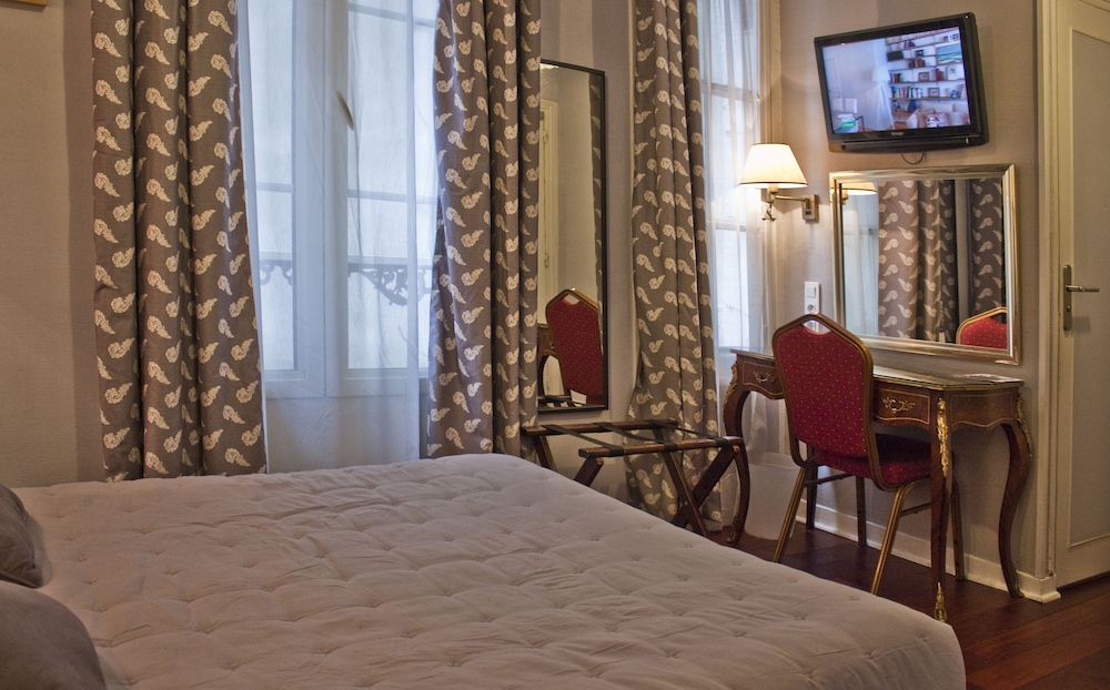 HOTEL HIPPODROME 7/27