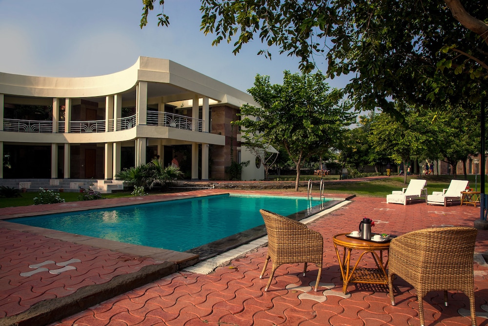 Hotel Chitvan 7/50