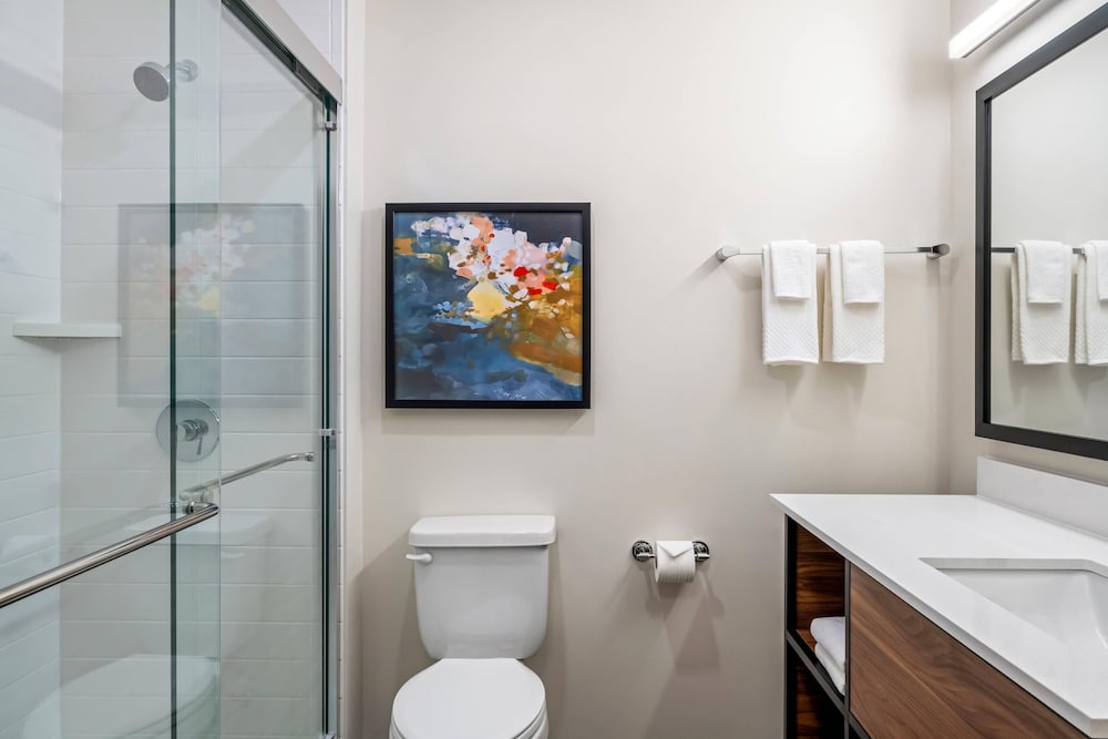 Everhome Suites Bozeman 56/60