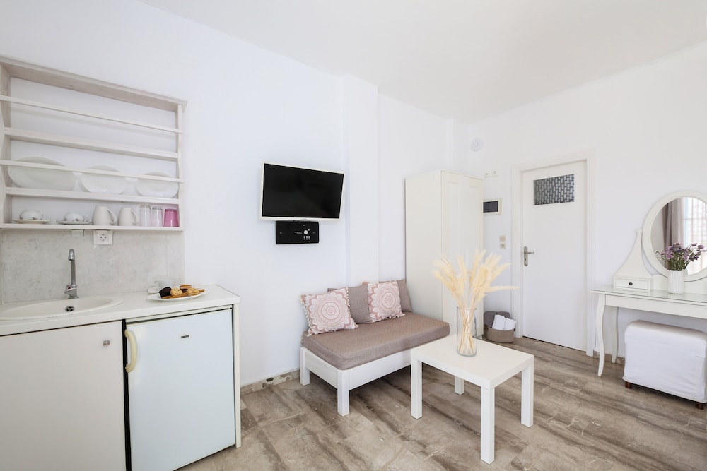 Eleana Studios 31/49