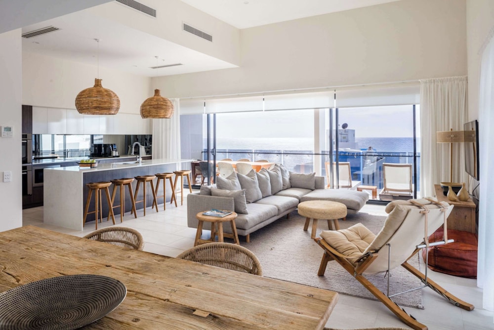 First Light Mooloolaba, Ascend Hotel Collection 50/75