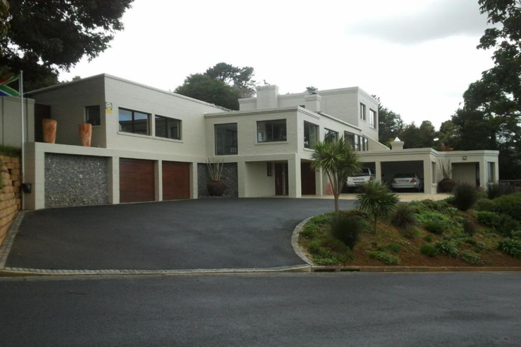 The Greens Guest House Welgemoed 12/16
