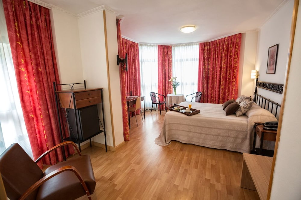 Hotel Don Manuel 15/52