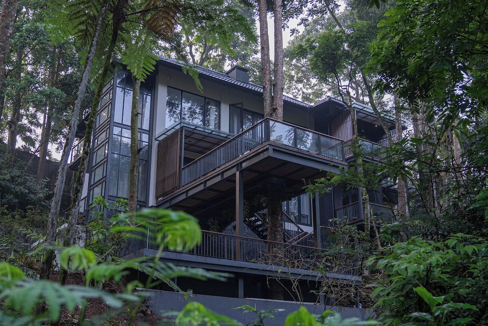 Plataran Puncak Villas in CISARUA