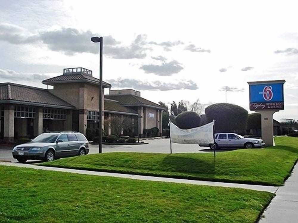Motel6 Oakdale, CA 57/67