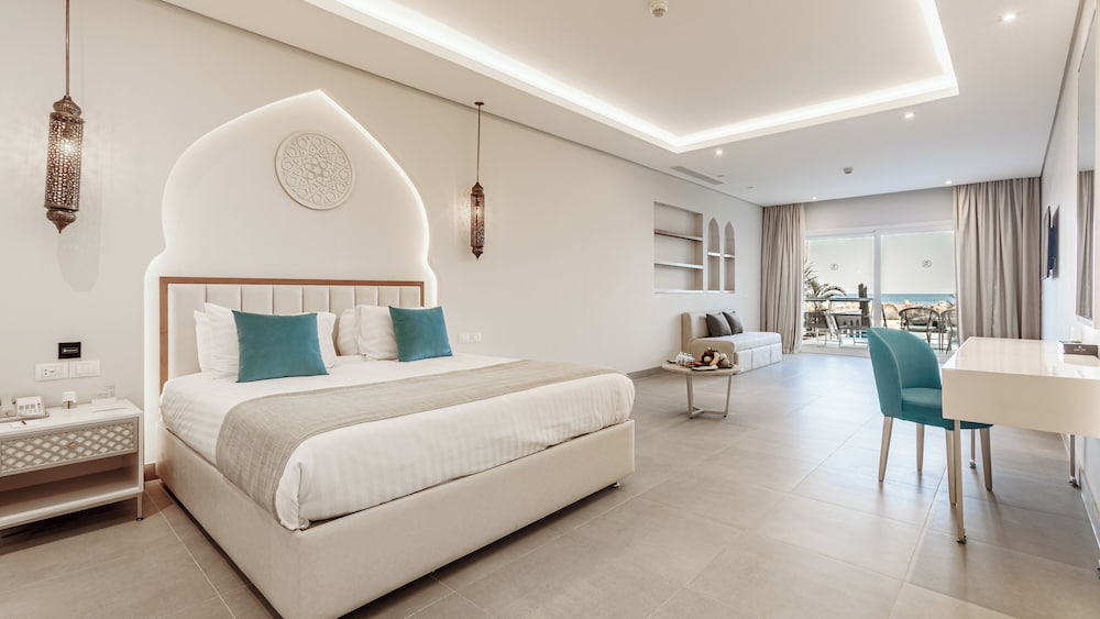 Pool, Posh, Suite, Double Bed