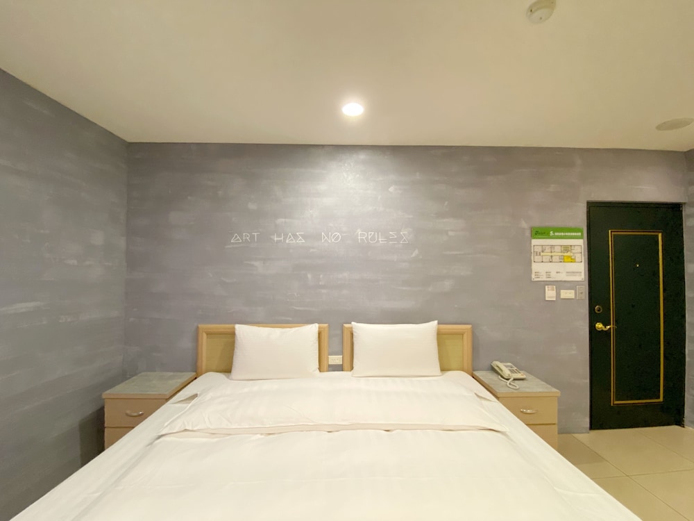 Js Hotel 12/57