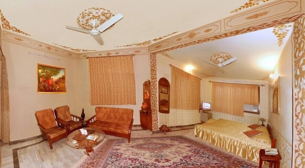 Hotel Teerth Palace 4/24
