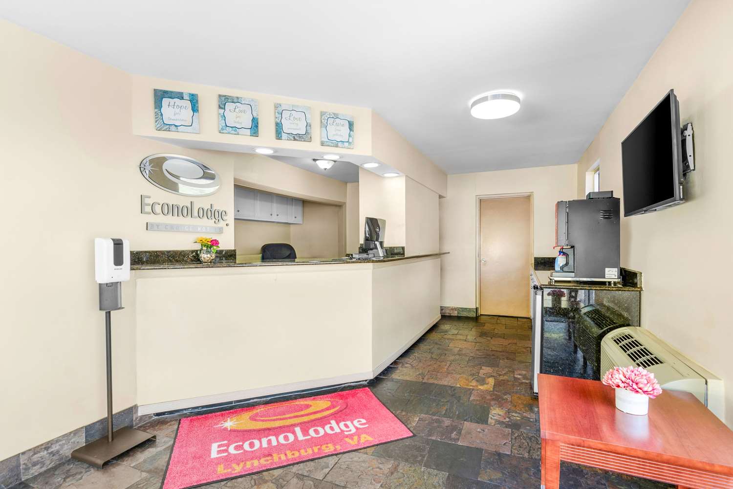 Econo Lodge Lynchburg, VA 3/50