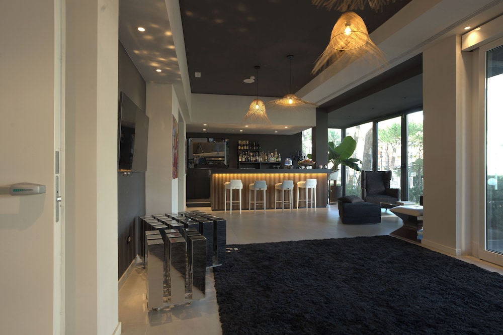 Hawaii Hotel 7/50