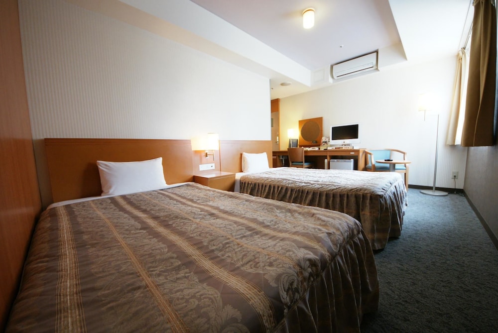 ROOM, TWIN BEDS, SMOKING