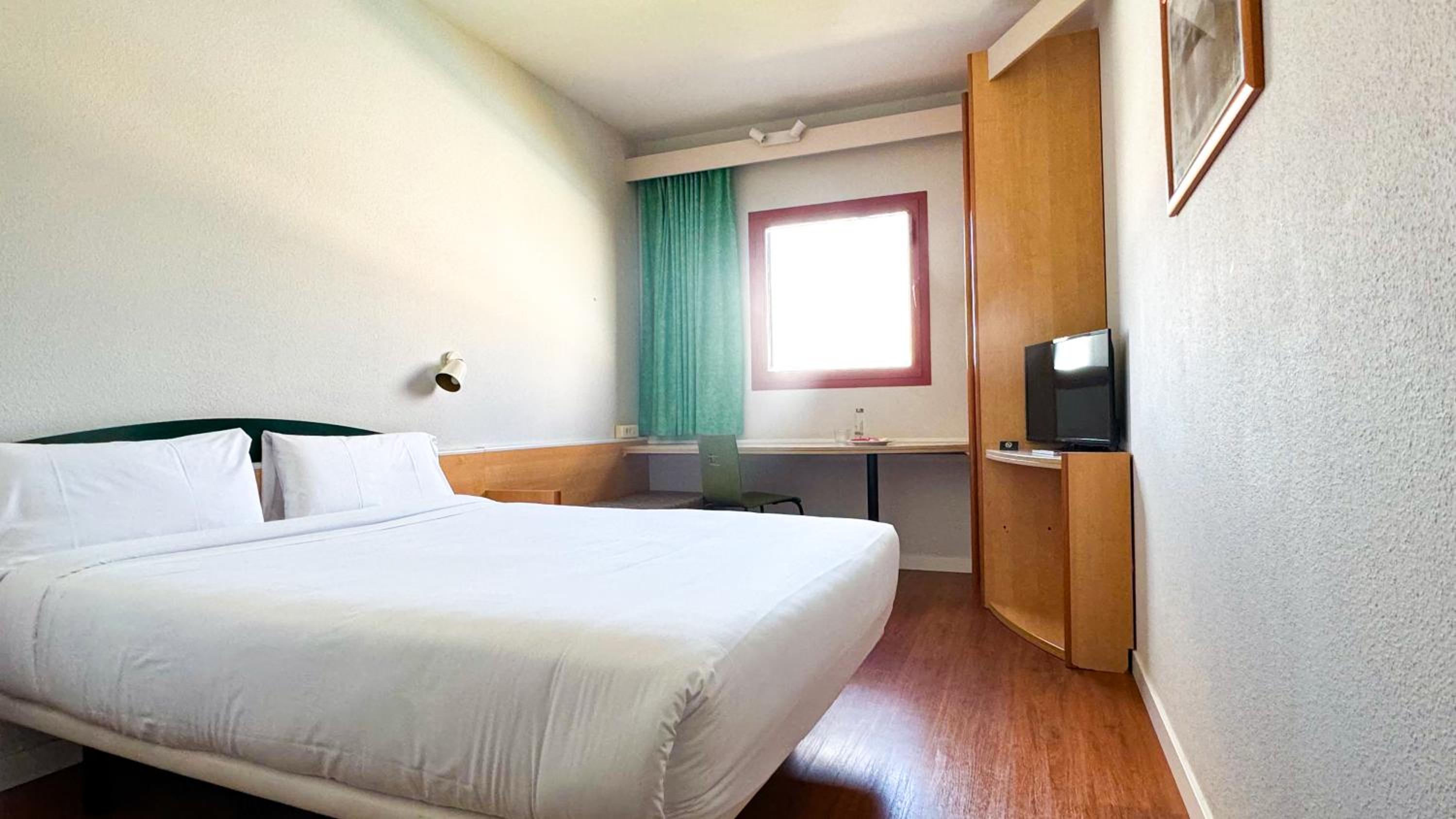 Iris Hotel 16/59