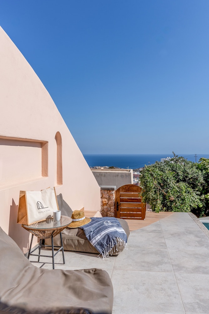 Perla Nera Suites 24/50