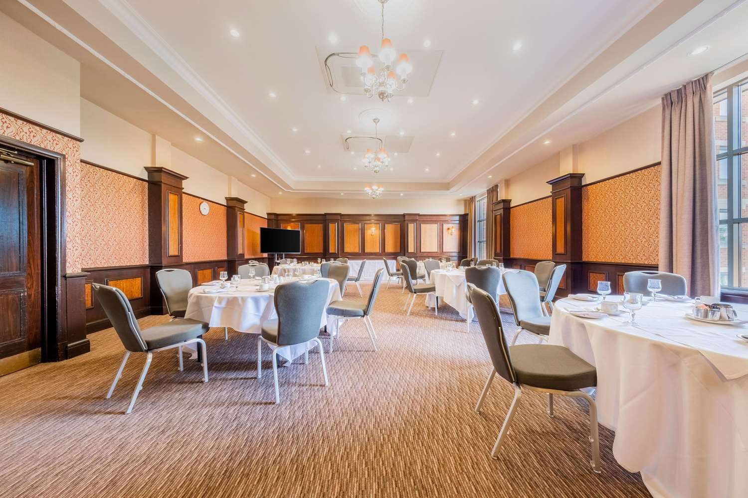 Cedar Court Hotel Bradford 13/16
