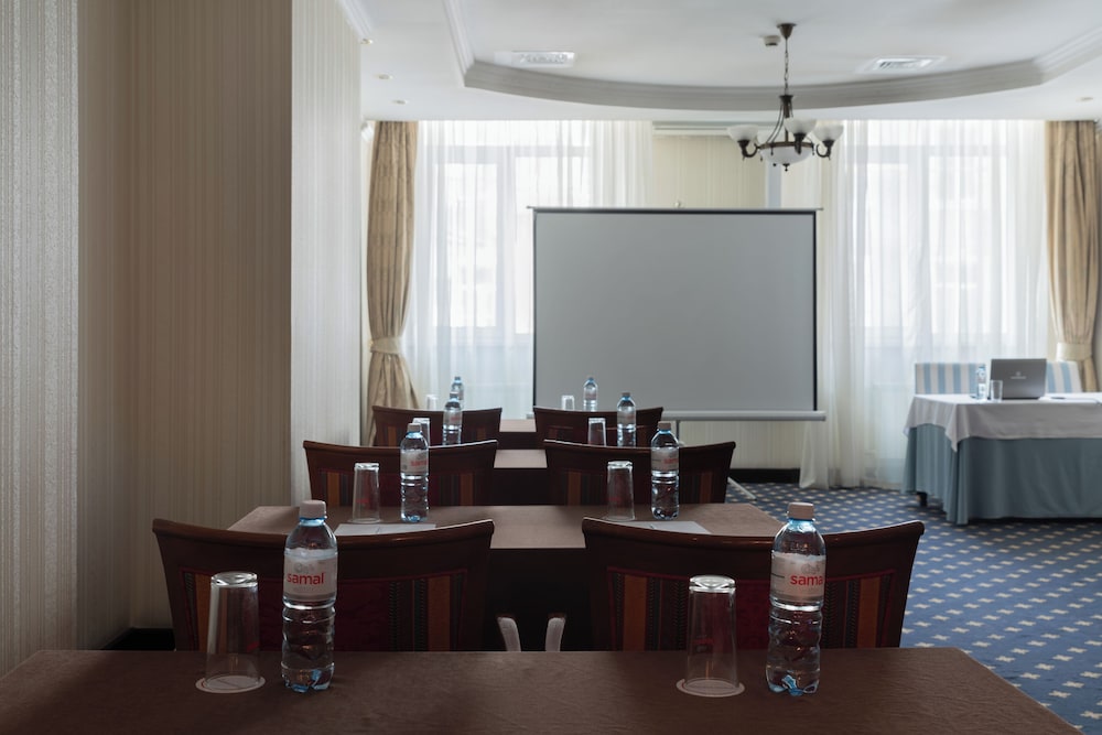 Grand Hotel Tien Shan 62/64