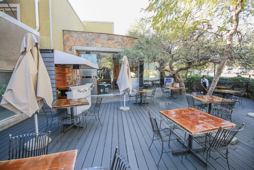 The Village Courtyard Suites 14/30