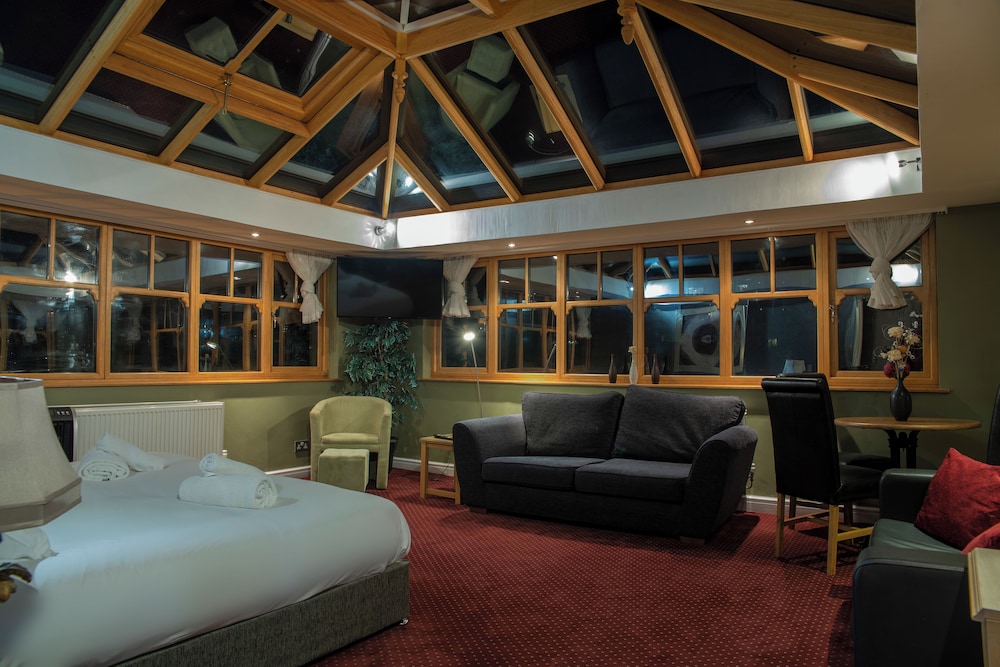 The Knighton Hotel by Payman Club 39/50