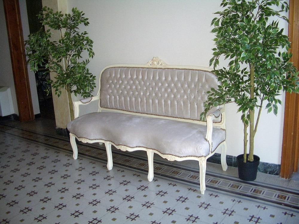 Lucca Relais 16/50