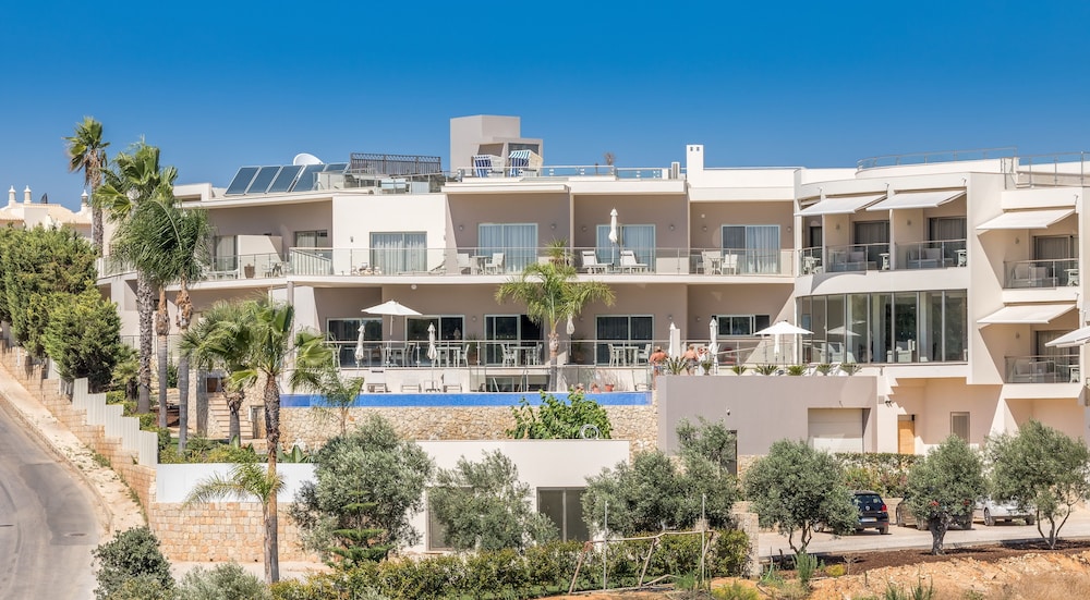 Caneiros Luxury House & Suites 2/67