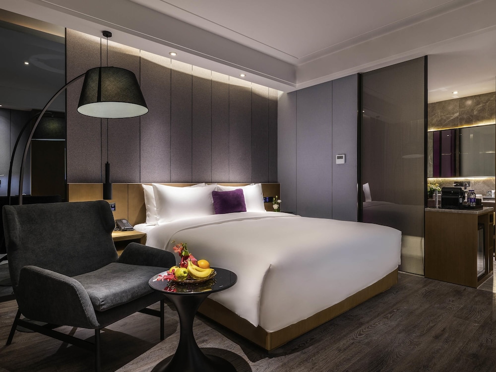 Mercure Kunshan MIXC Hi-tech 26/56