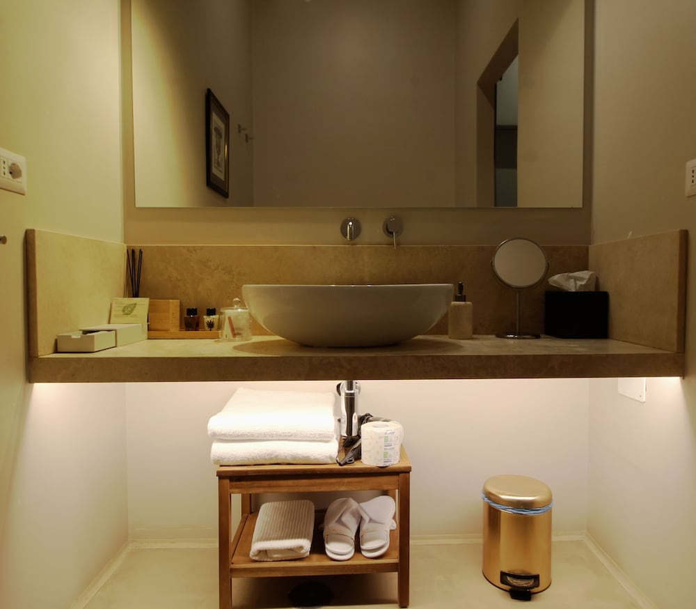 Domus 21 Luxury Suites 38/50