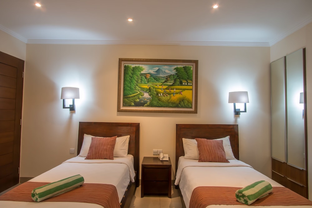 Peninsula Bay Resort 12/50