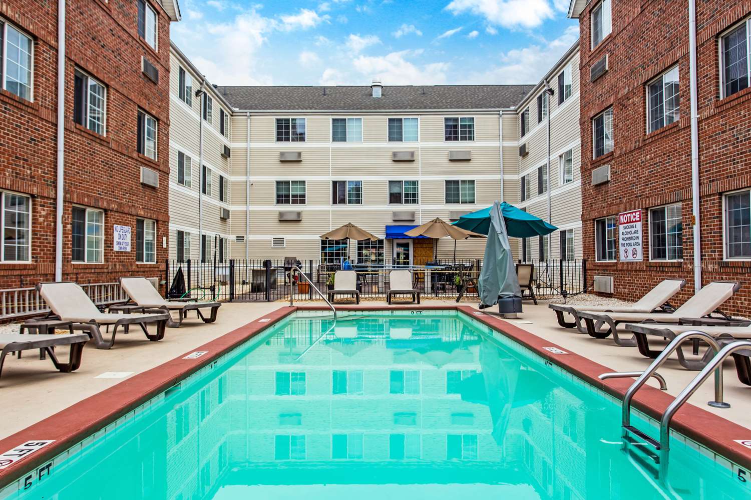 Mainstay Suites Greenville Airport 12/13