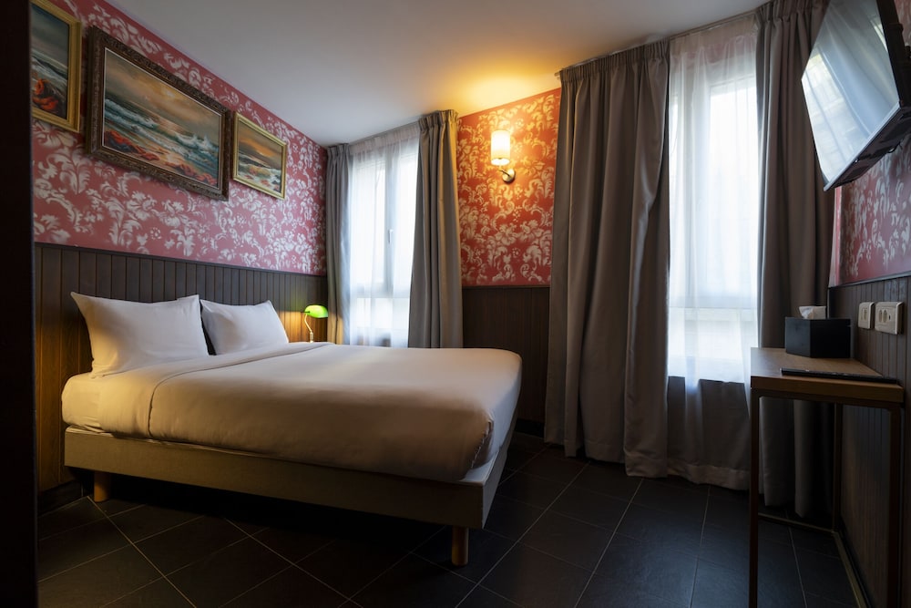 The Walled off Hotel Paris 25/50