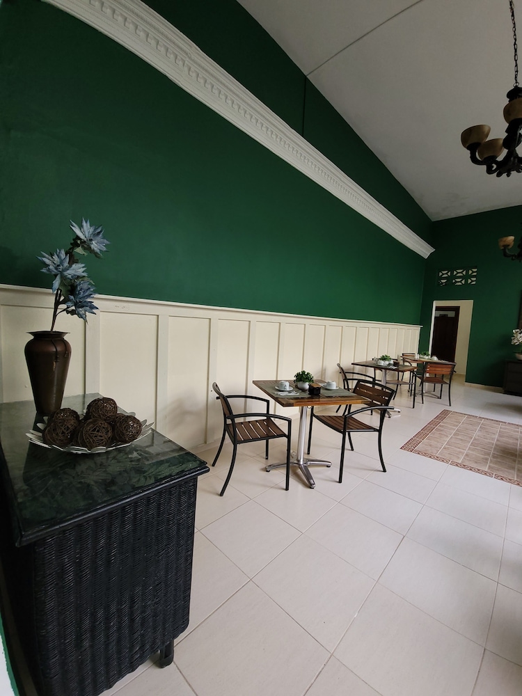 Hotel Class Colonial 38/50