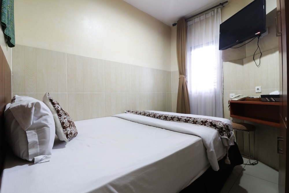 58 Guesthouse Tangerang by ZUZU 10/19