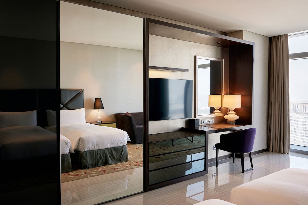 SUPERIOR, STUDIO, TWIN BEDS