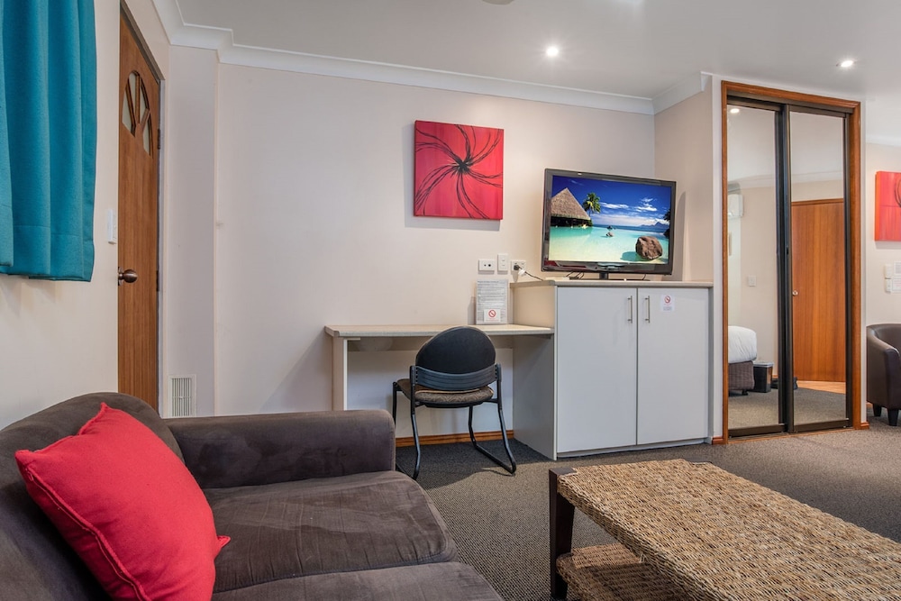 Aspley Carsel Motor Inn 46/60