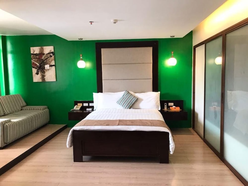 Coron Gateway Hotel Suites 10/50