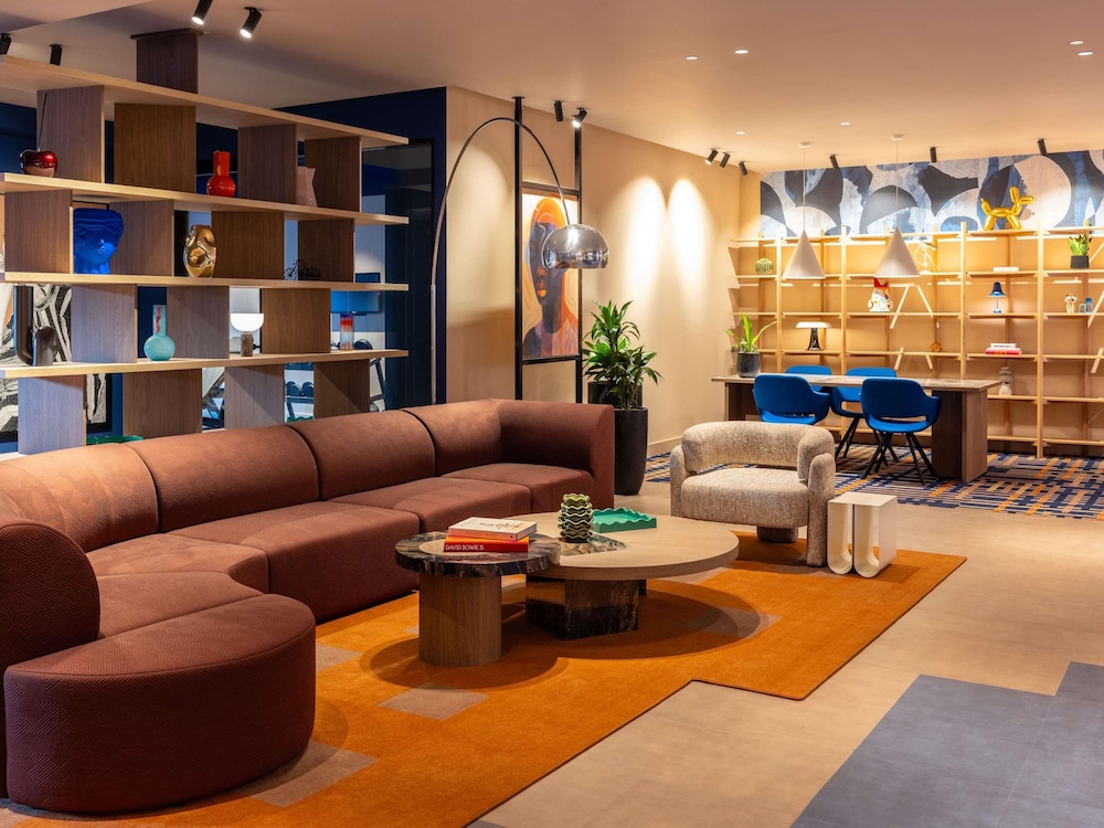 TRIBE Hotel Den Haag Centraal 36/54