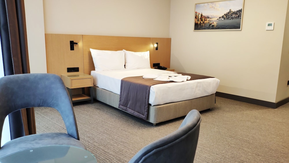 Triada Hotel Karakoy 11/65