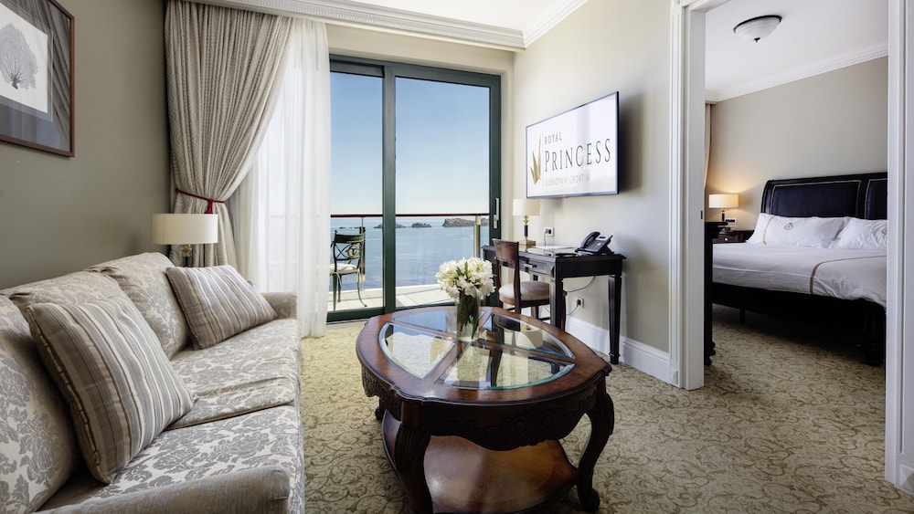 Royal Princess Hotel 33/50
