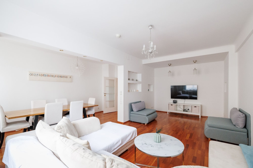 Opera City Center Apartments 24/50
