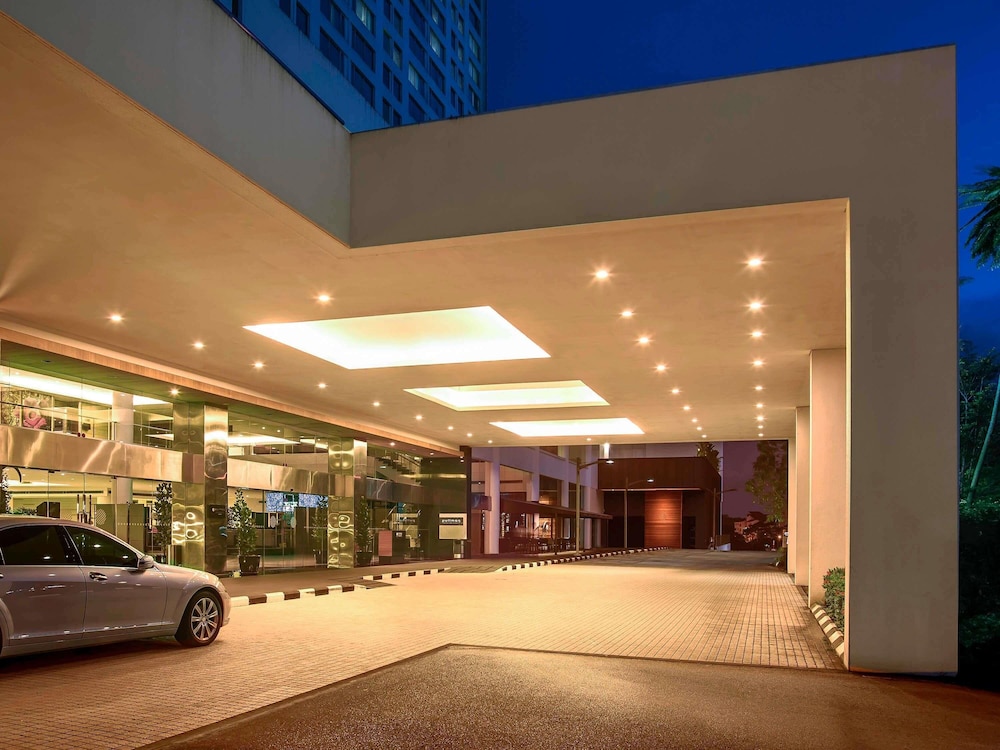 Pullman Kuching 65/70