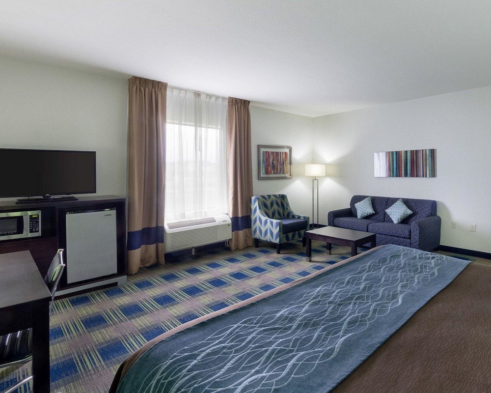 Comfort Inn & Suites Victoria North 24/46