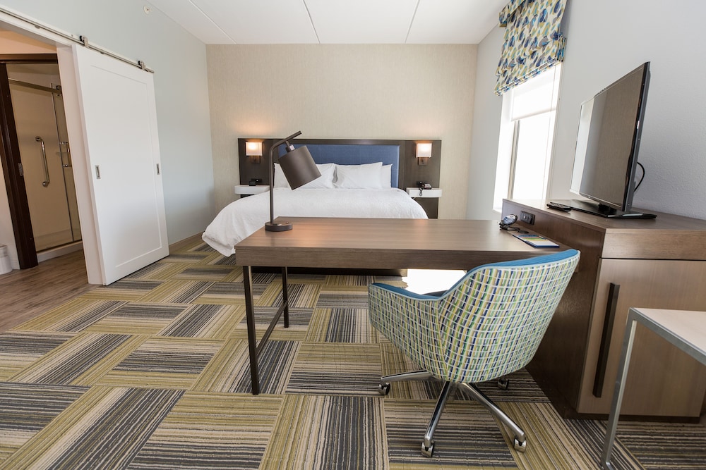 Hampton Inn Suites Syracuse North Airport Area 45/64