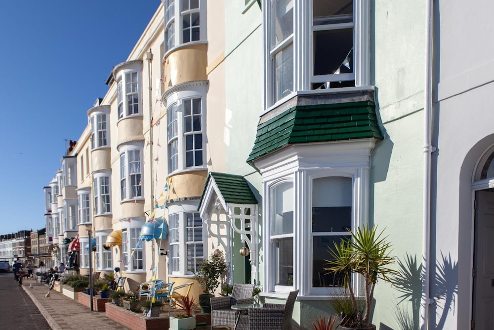 Channel View Guest House 35/44