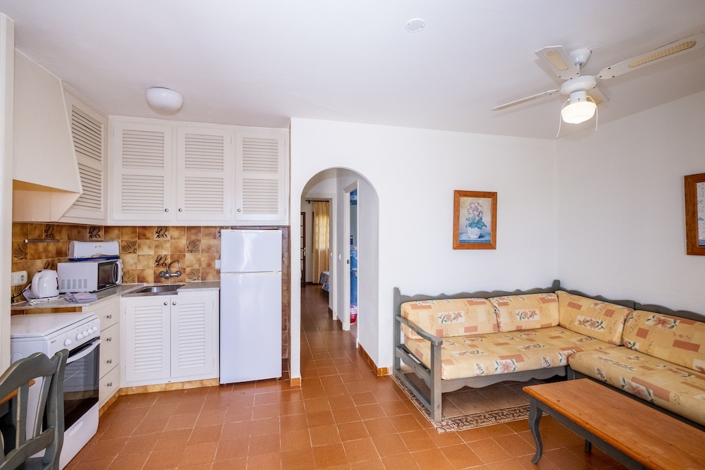 Son Bou Gardens Apartments 8/49