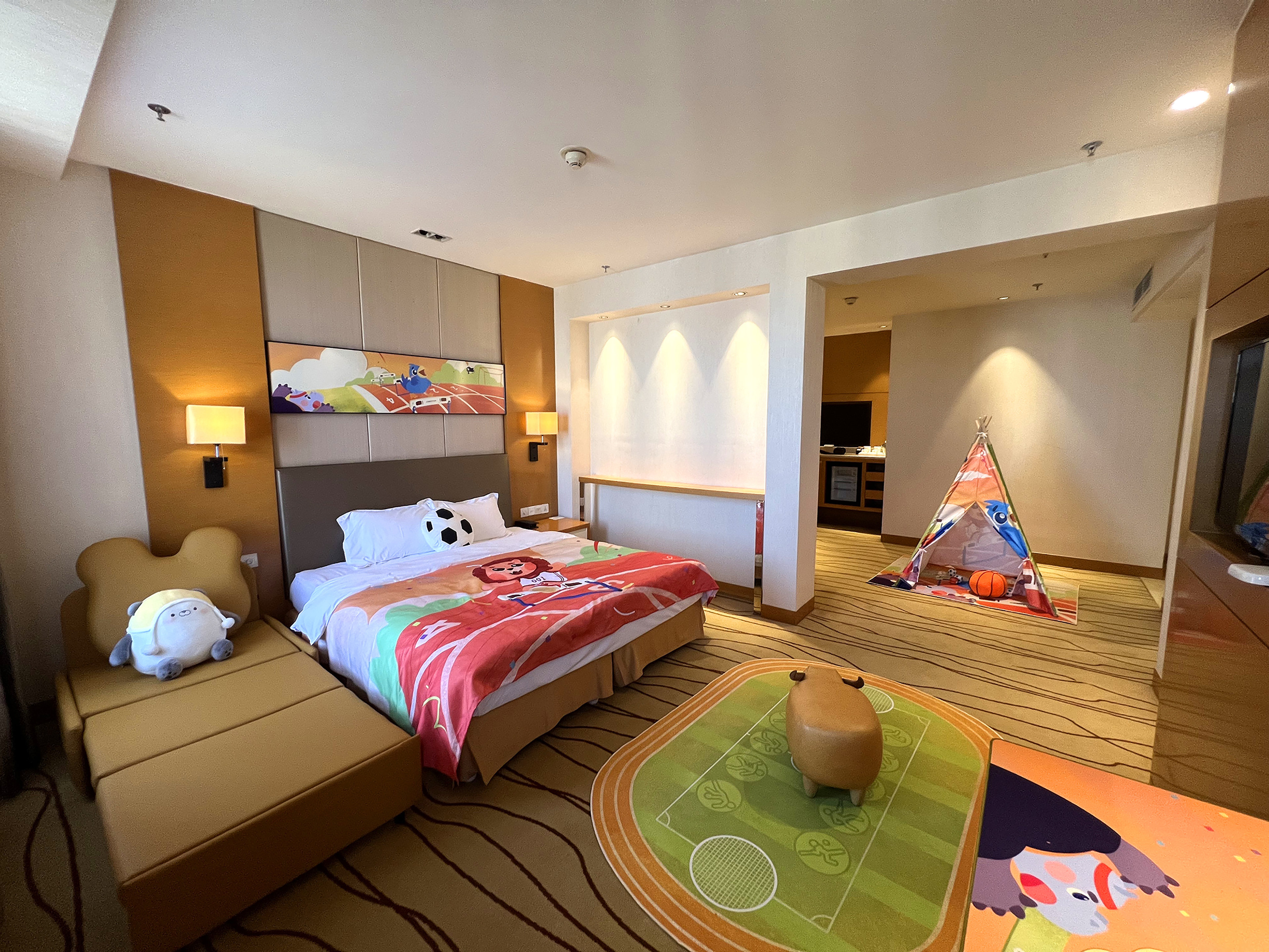 HOLIDAY INN PANJIN AQUA CITY 15/50
